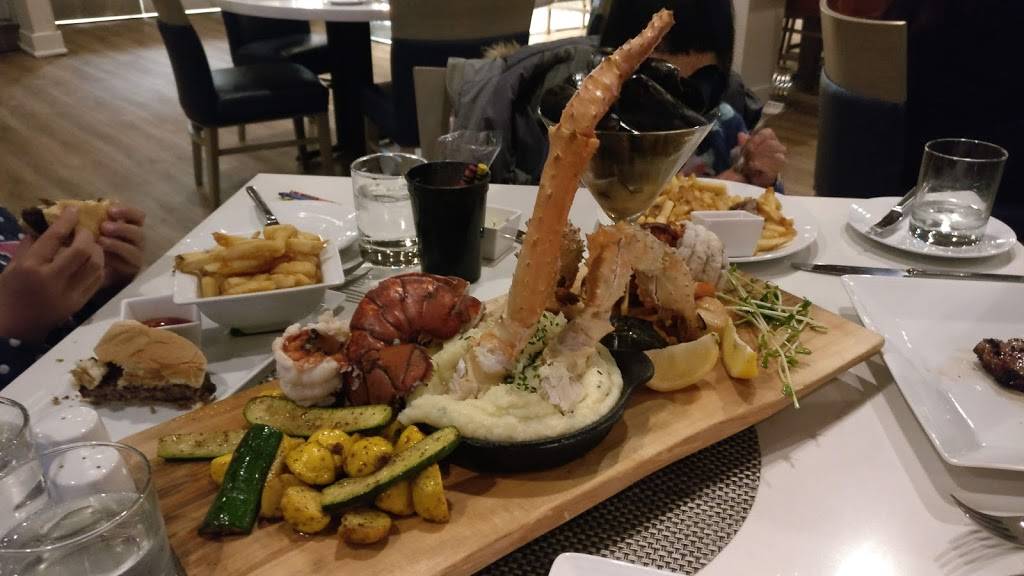 Lakeside Seafood & Grill | restaurant | 9 Harbour St E, Collingwood, ON L9Y 5B5, Canada | 7054463274 OR +1 705-446-3274