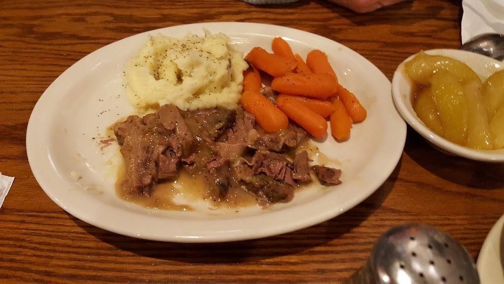 Cracker Barrel Old Country Store | restaurant | 980 E Ash St, Piqua, OH 45356, USA | 9377736605 OR +1 937-773-6605