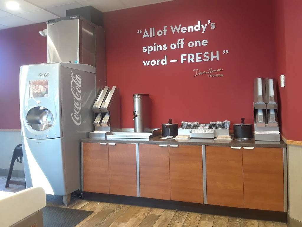 Wendys | restaurant | 929 N Arizona Ave, Gilbert, AZ 85233, USA | 4805580285 OR +1 480-558-0285