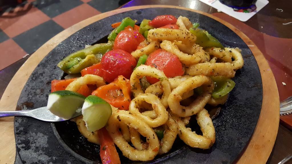 East Side Marios Aurora | restaurant | 15370 Bayview Ave, Aurora, ON L4G 7J1, Canada | 9058414065 OR +1 905-841-4065