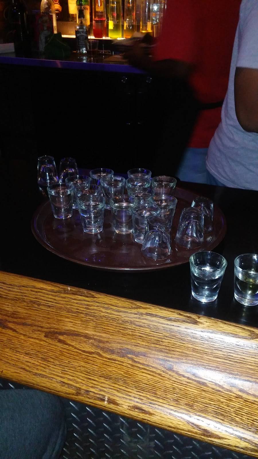 Cornerstone Village Bar & Grille | restaurant | 17315 Mack Ave, Detroit, MI 48224, USA | 3134991172 OR +1 313-499-1172