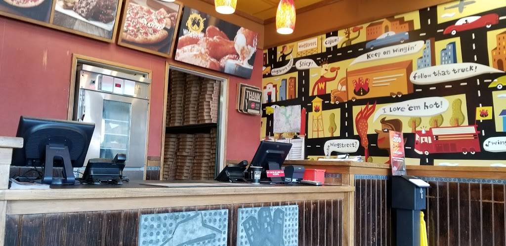 Pizza Hut | restaurant | 5556 Norbeck Rd, Rockville, MD 20853, USA | 3018715100 OR +1 301-871-5100