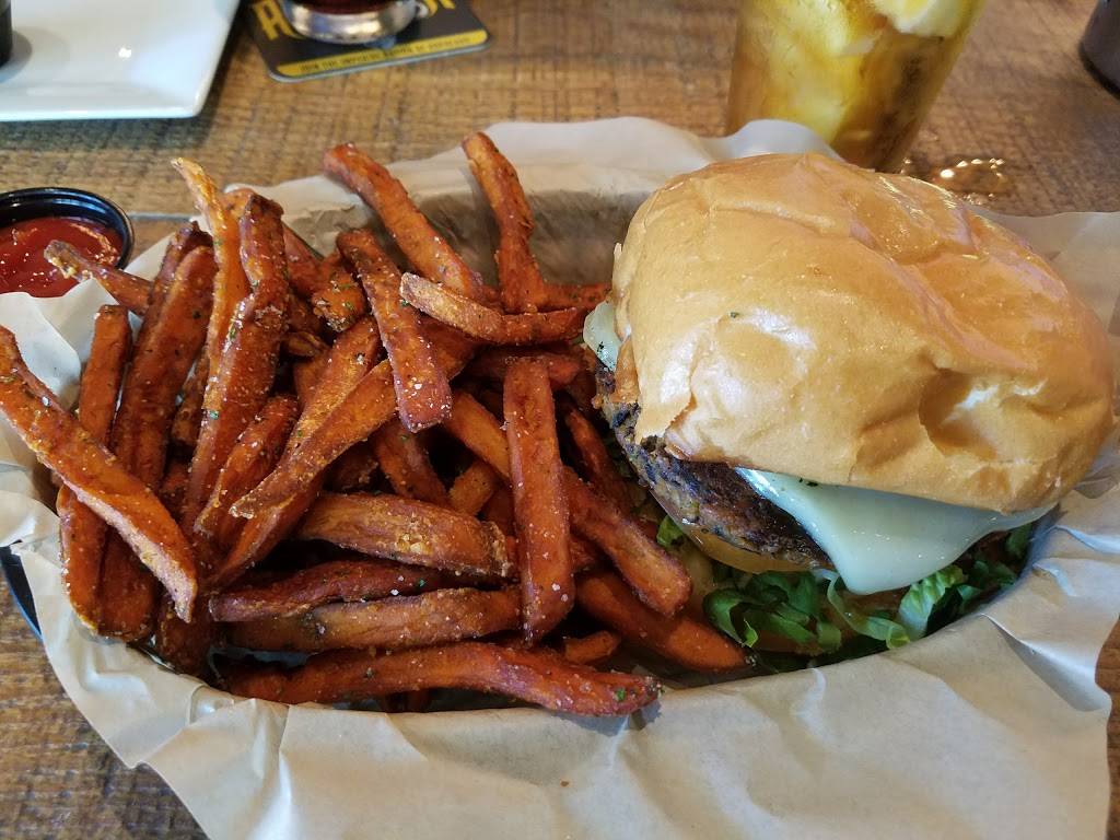 Hop House | restaurant | 4364 Town Center Blvd #128, El Dorado Hills, CA 95762, USA | 9163583977 OR +1 916-358-3977