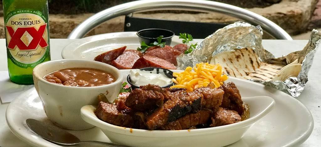 The County Line | restaurant | 111 W Crockett St #104, San Antonio, TX 78205, USA | 2102291941 OR +1 210-229-1941