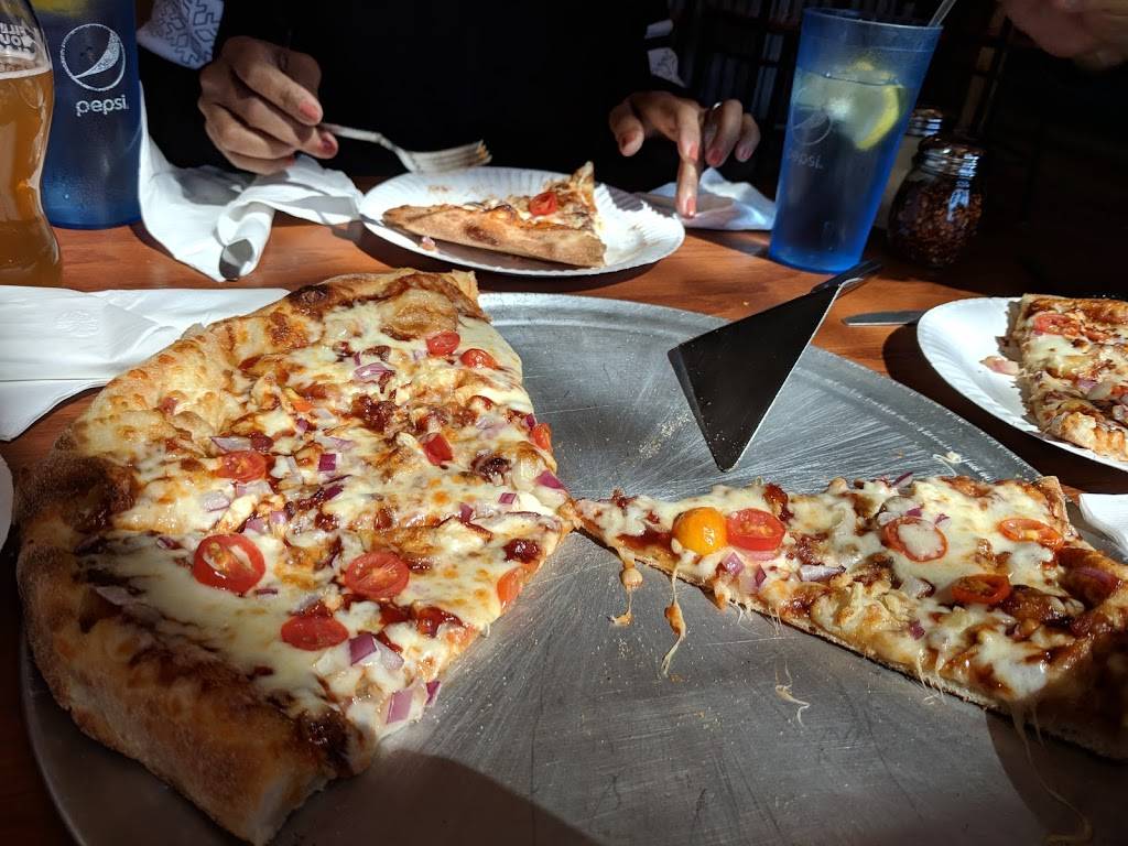 JJs Woodfired Pizza - | restaurant | 1 Hill Rd, Franklin, NH 03235, USA | 6036717031 OR +1 603-671-7031