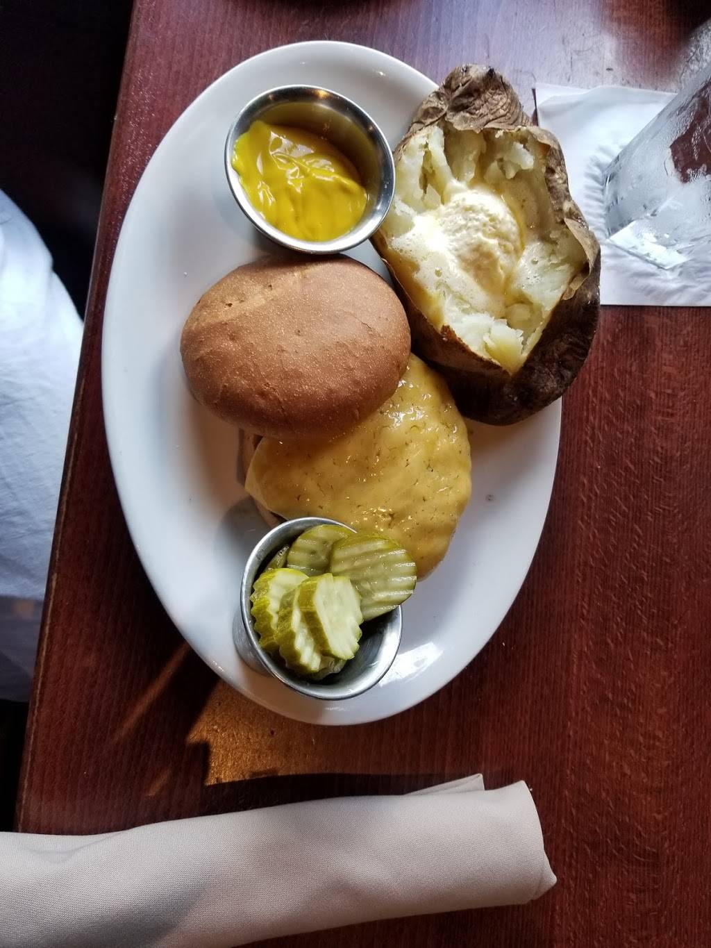 Aubreys | restaurant | 401 Town Creek Rd E #5612, Lenoir City, TN 37772, USA | 8659863113 OR +1 865-986-3113