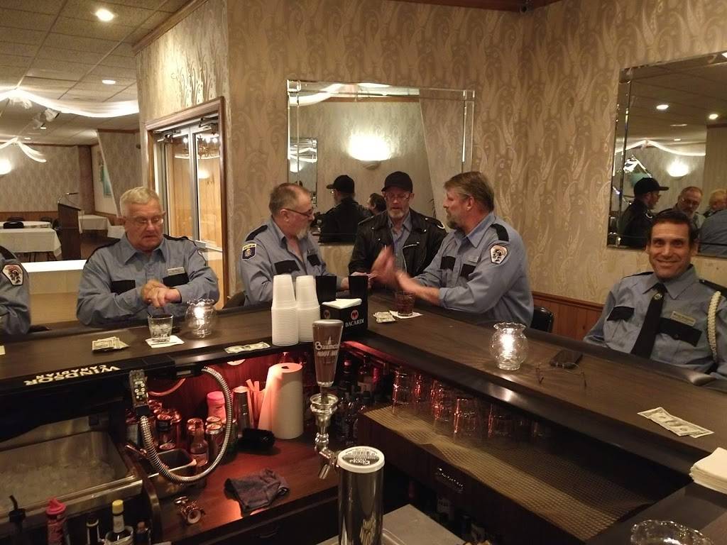 Wallys Spot Supper Club | restaurant | 1979 Main St, Green Bay, WI 54302, USA | 9204687924 OR +1 920-468-7924