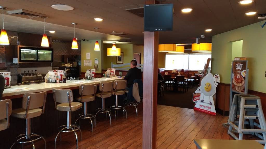 Dennys | restaurant | 2309 Panama Ln, Bakersfield, CA 93307, USA | 6618325150 OR +1 661-832-5150