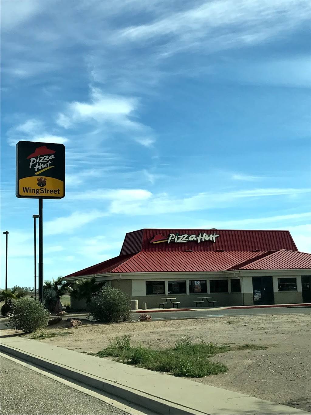 Pizza Hut | meal takeaway | 3720 W Tohono Dr, Eloy, AZ 85131, USA | 5204669407 OR +1 520-466-9407
