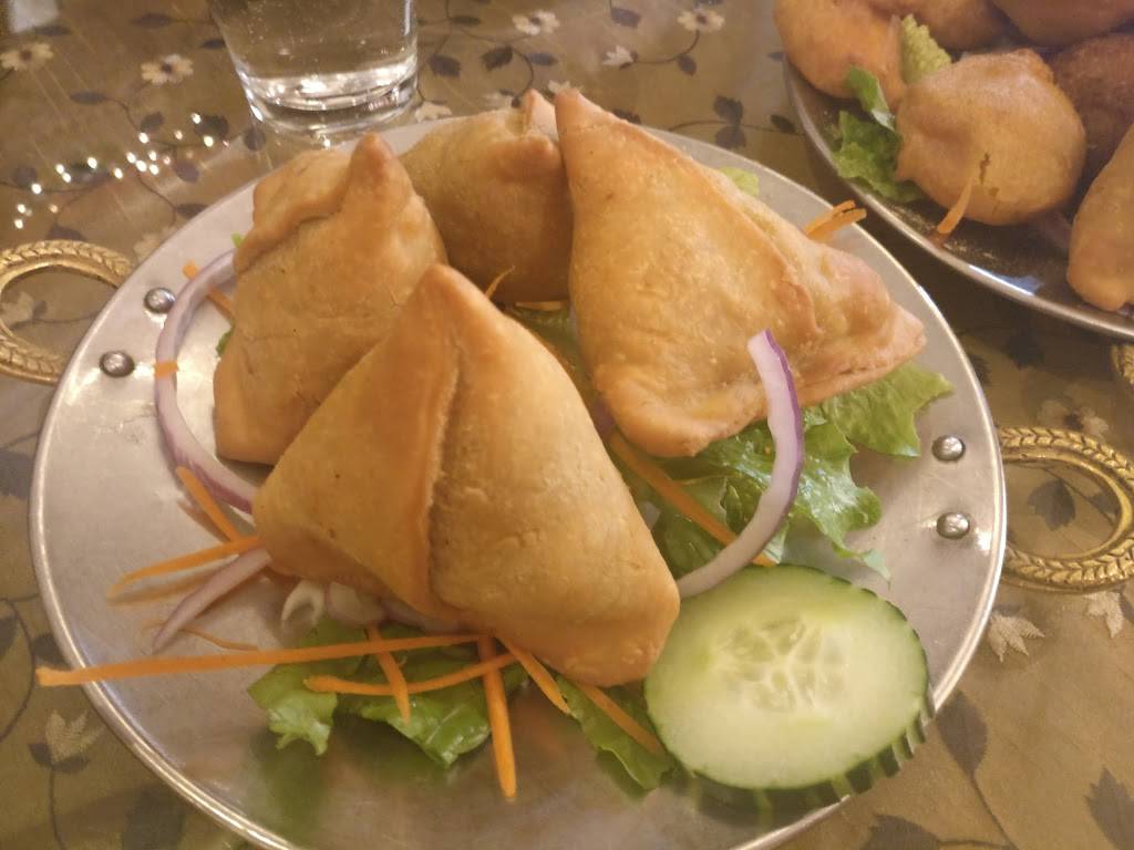 Essence of India | restaurant | 4601 N Lincoln Ave, Chicago, IL 60625, USA | 7735060002 OR +1 773-506-0002