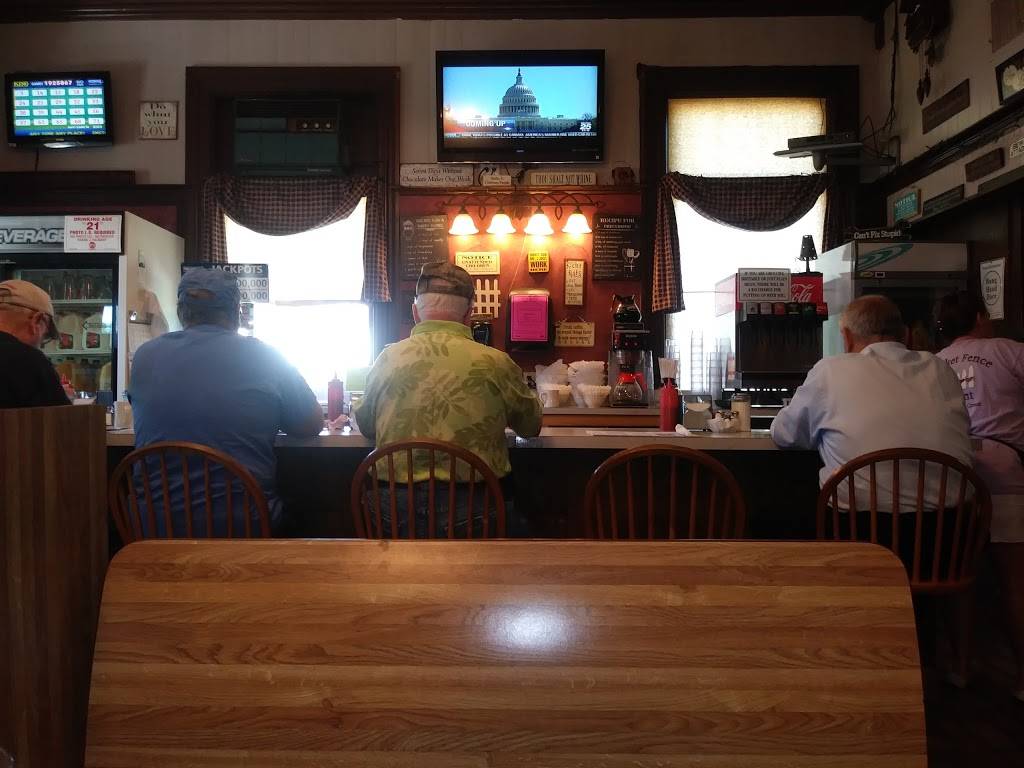 Picket Fence Restaurant | restaurant | 338 NE Main St, Douglas, MA 01516, USA | 5084767990 OR +1 508-476-7990