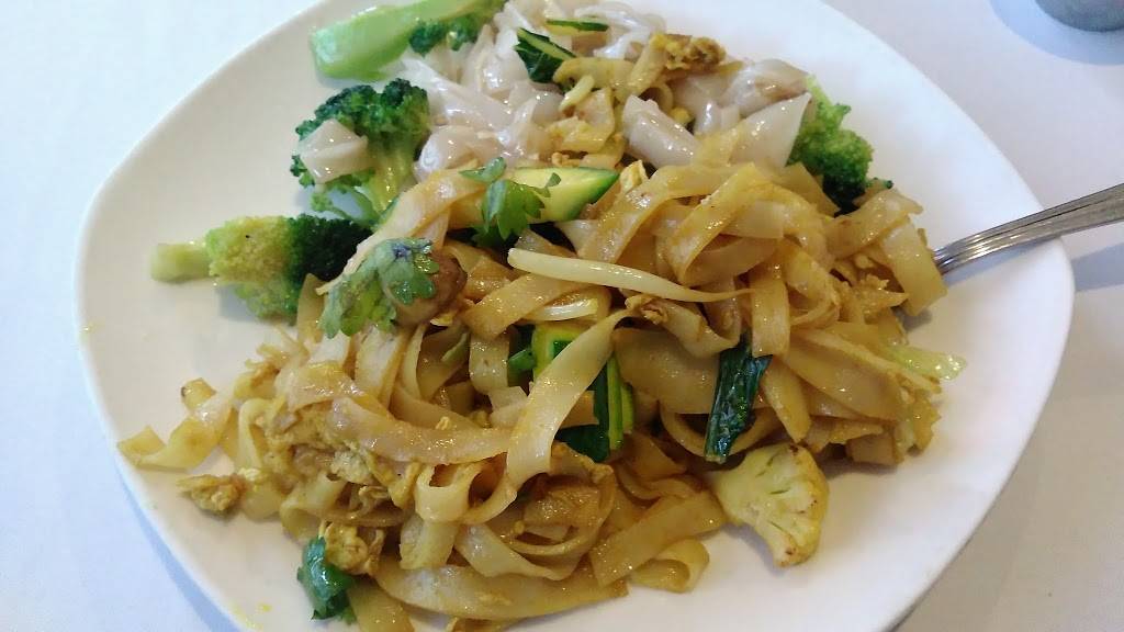 Thai Bamboo | restaurant | 2150 Steeles Ave W, Concord, ON L4K 2Y7, Canada | 9057617598 OR +1 905-761-7598