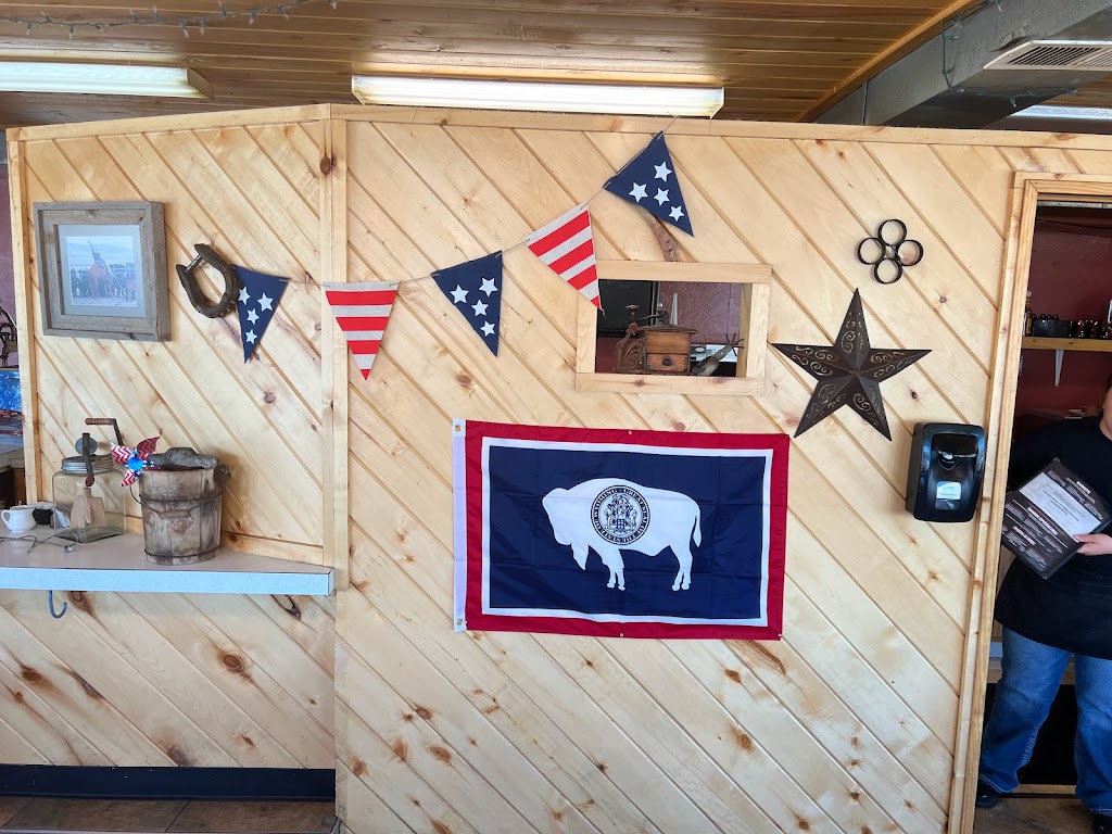 Mustang Cafe & BBQ | restaurant | 483 Shoshone Ave, Lovell, WY 82431, USA | 3075489370 OR +1 307-548-9370