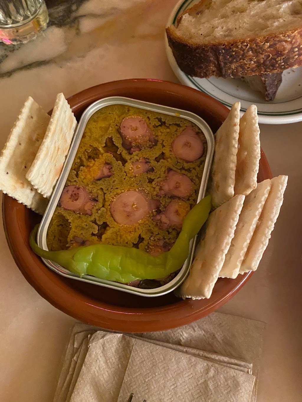 El Pingüino | restaurant | 25 Greenpoint Ave, Brooklyn, NY 11222, USA | 3474639509 OR +1 347-463-9509