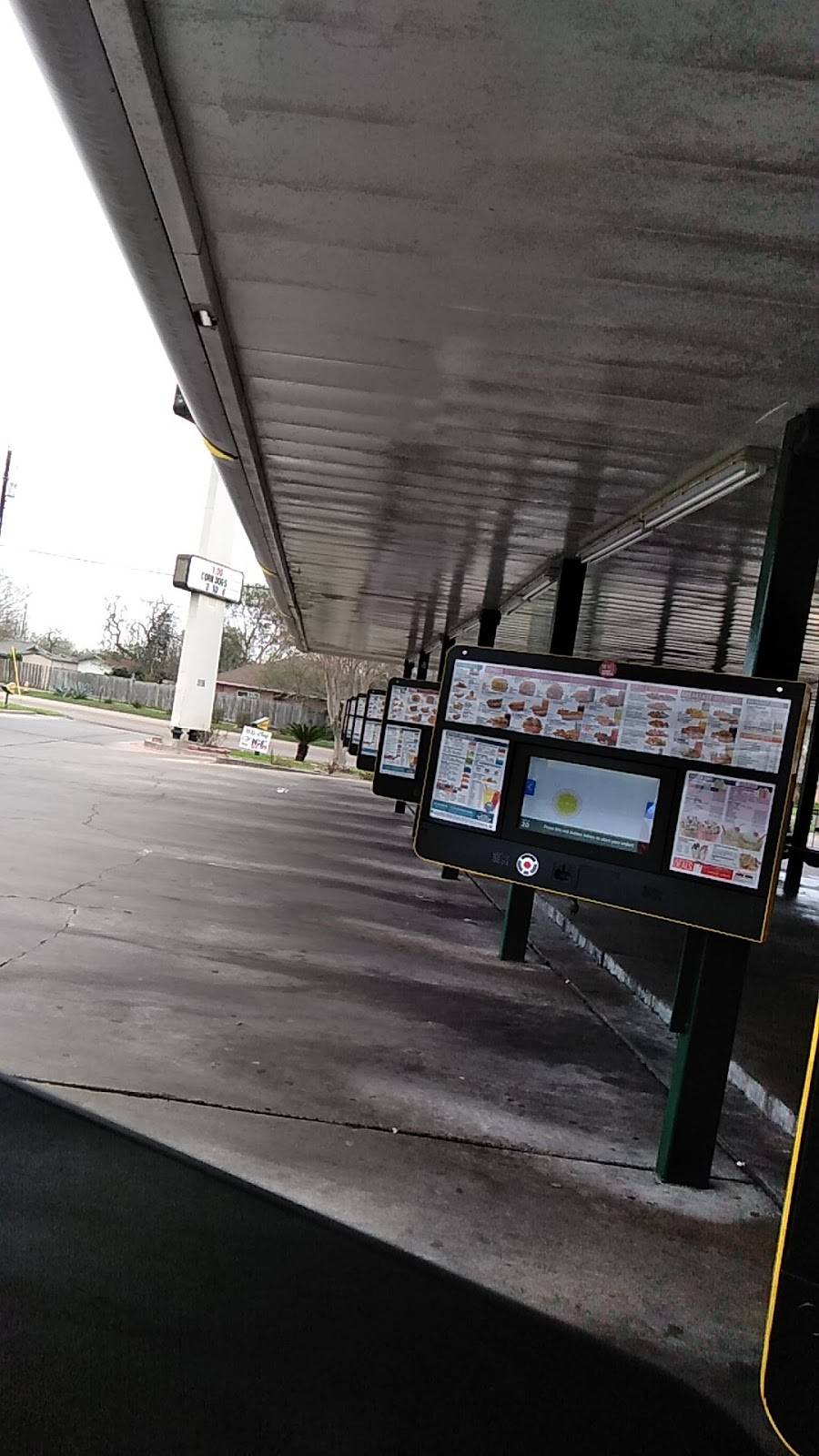 Sonic Drive-In | restaurant | 4801 S Staples St, Corpus Christi, TX 78411, USA | 3619949704 OR +1 361-994-9704