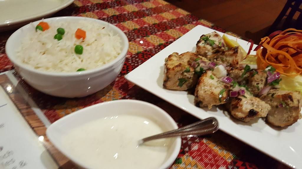 Masala kitchen and lounge | restaurant | 71-04 Grand Ave, Queens, NY 11378, United States | 3478080101 OR +1 347-808-0101