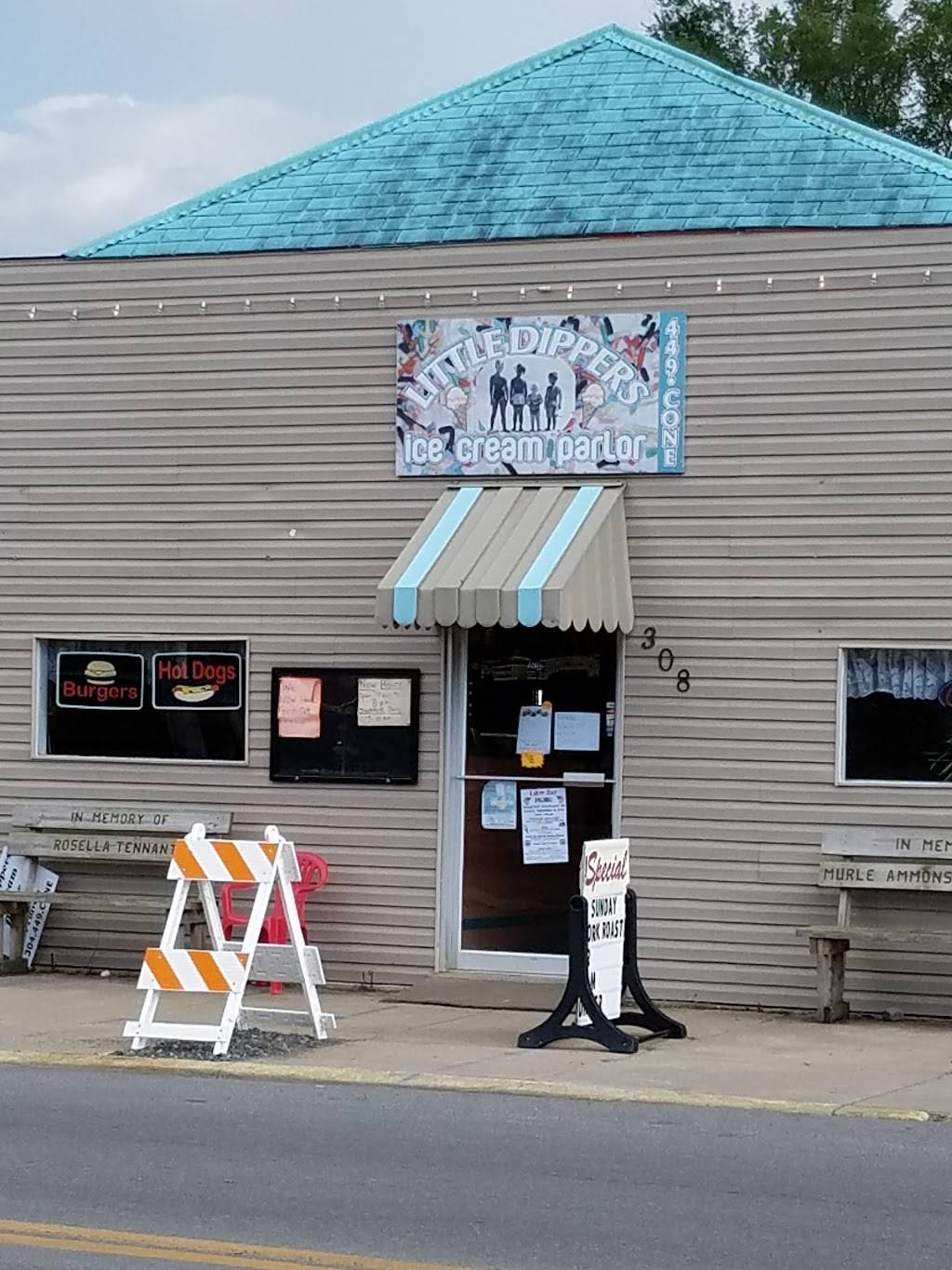 Little Dippers Ice Cream Parlor | restaurant | 308 Main St, Fairview, WV 26570, USA | 3044492663 OR +1 304-449-2663