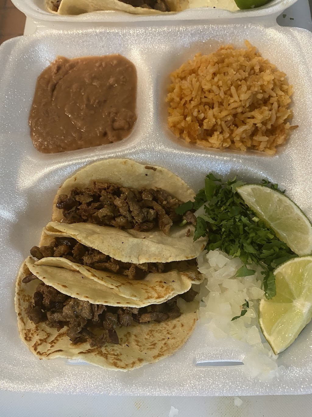 Los Pinitos Mexican Restaurant | restaurant | 4408 E Berry St, Fort Worth, TX 76105, USA | 8174399190 OR +1 817-439-9190