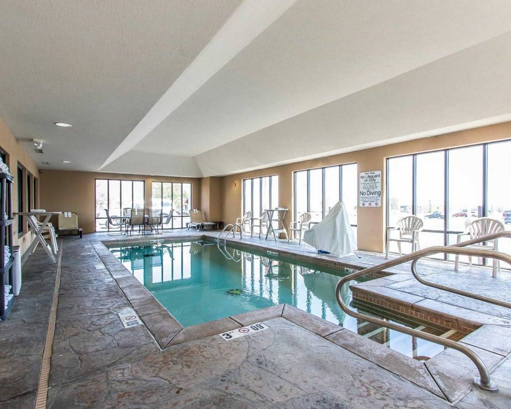 Comfort Inn & Suites Quail Springs | restaurant | 13501 N Highland Park Blvd, Oklahoma City, OK 73120, USA | 4052862700 OR +1 405-286-2700