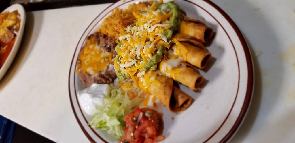 Don Lenchos Mexican & Seafood Restaurant | restaurant | 8420 W Peoria Ave, Peoria, AZ 85345, USA | 6234877086 OR +1 623-487-7086
