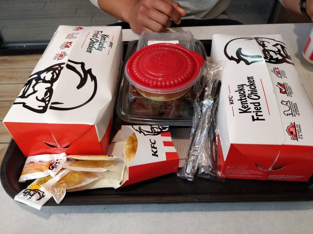 KFC | restaurant | 7407 Evergreen Way, Everett, WA 98203, USA | 4253536549 OR +1 425-353-6549