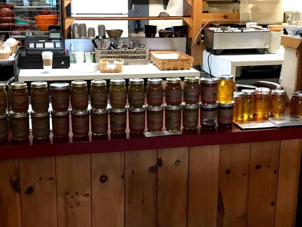 Sweet Basil Cafe & Catering | restaurant | 32 Depot St, Lyndon, VT 05849, USA | 8026269713 OR +1 802-626-9713