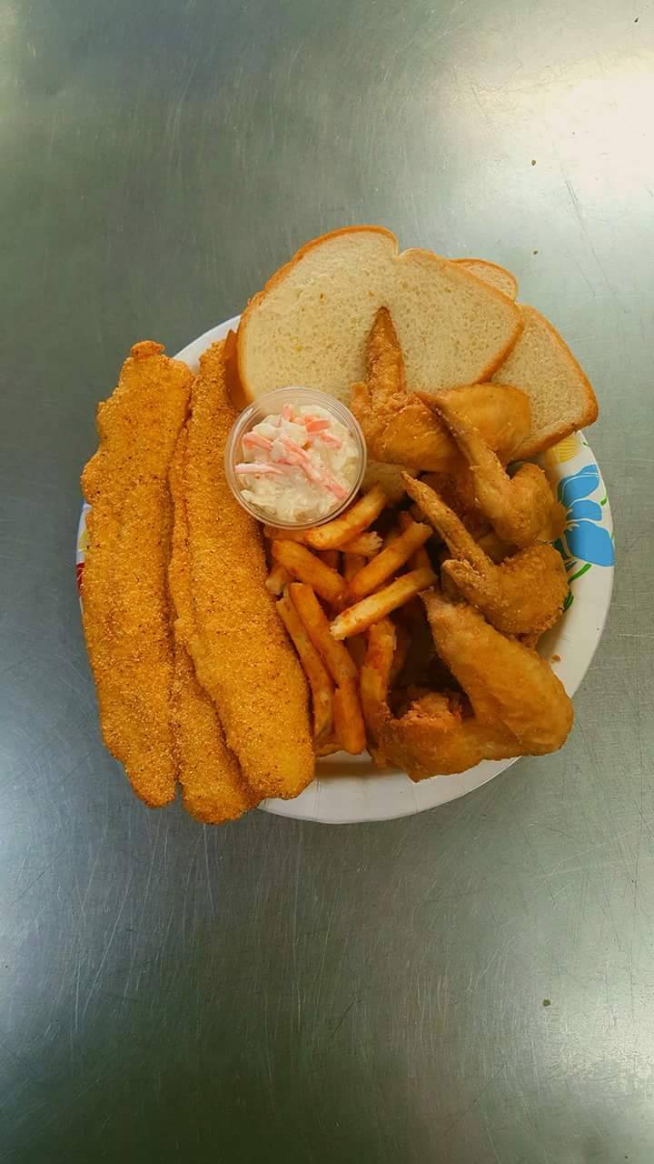 J J Fish & Chicken | restaurant | 1647 University Ave W, St Paul, MN 55104, USA | 6512513497 OR +1 651-251-3497