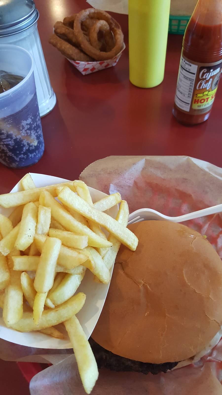 Theos Drive Inn | restaurant | 2626 E Main St, Grand Prairie, TX 75050, USA | 9722623309 OR +1 972-262-3309