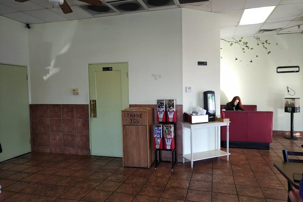 Wild Wings Station | restaurant | 7190 Winchester Rd, Memphis, TN 38125, USA | 9012493705 OR +1 901-249-3705