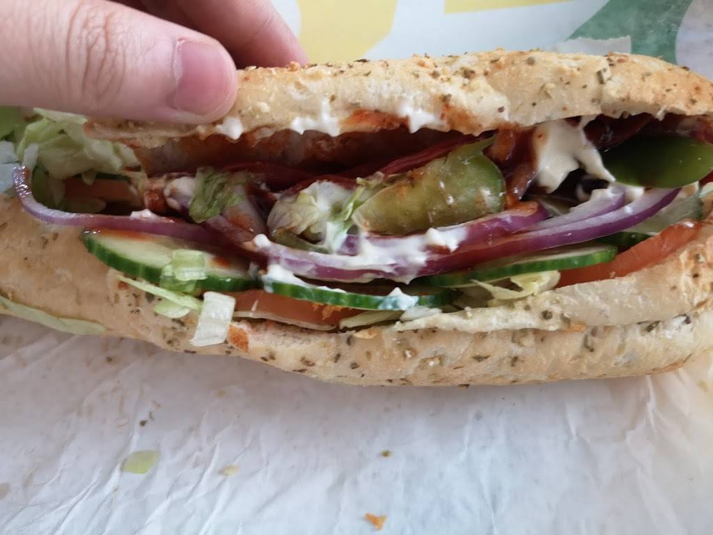 Subway | restaurant | 1155 Boulevard Rome #102, Brossard, QC J4W 3J1, Canada | 4509231735 OR +1 450-923-1735