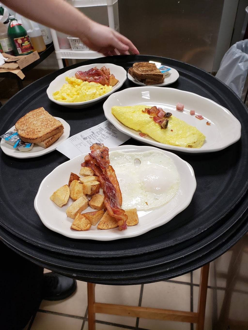 The Pub | restaurant | 51 Bunker Blvd, Palmyra, VA 22963, USA | 4345910106 OR +1 434-591-0106