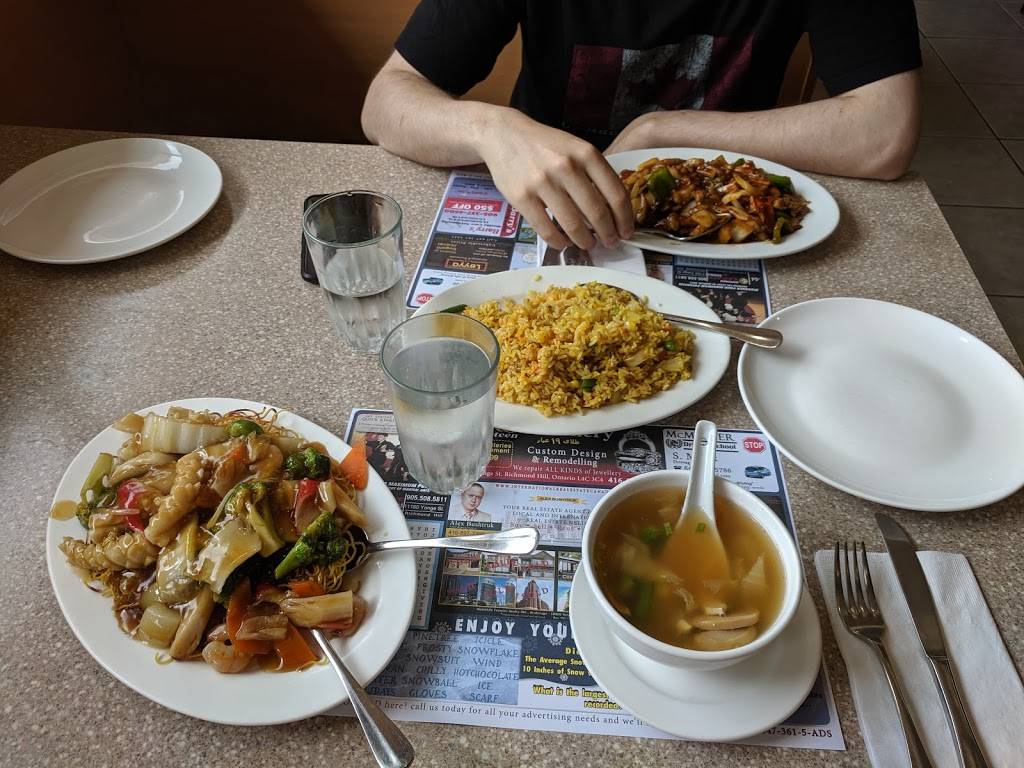 Willys Chinese Restauraunt | restaurant | 10459 Yonge St, Richmond Hill, ON L4C 3C2, Canada | 9058835690 OR +1 905-883-5690