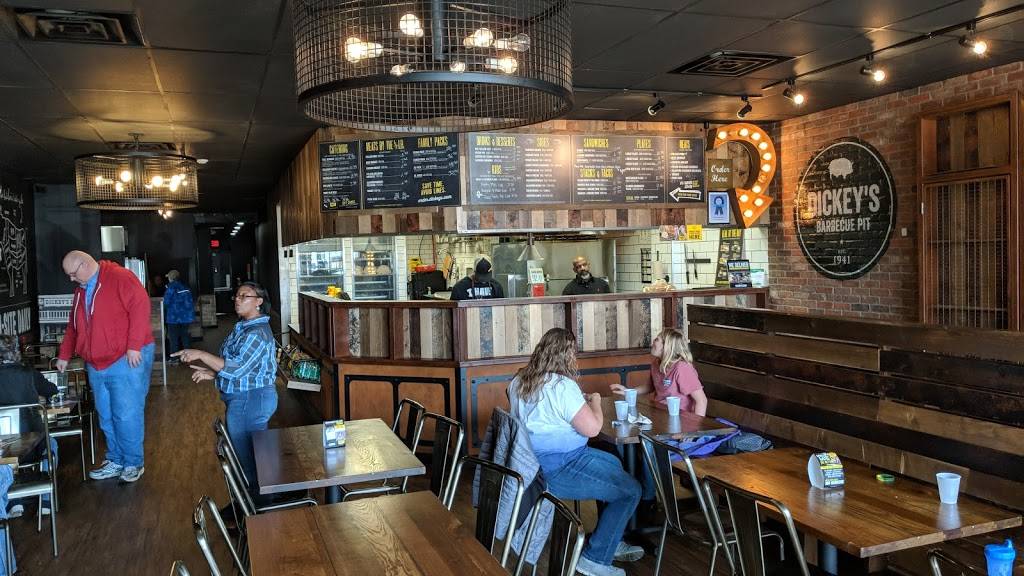 Dickeys Barbecue Pit | restaurant | 2113 Old Hudson Rd, St Paul, MN 55119, USA | 6514937834 OR +1 651-493-7834