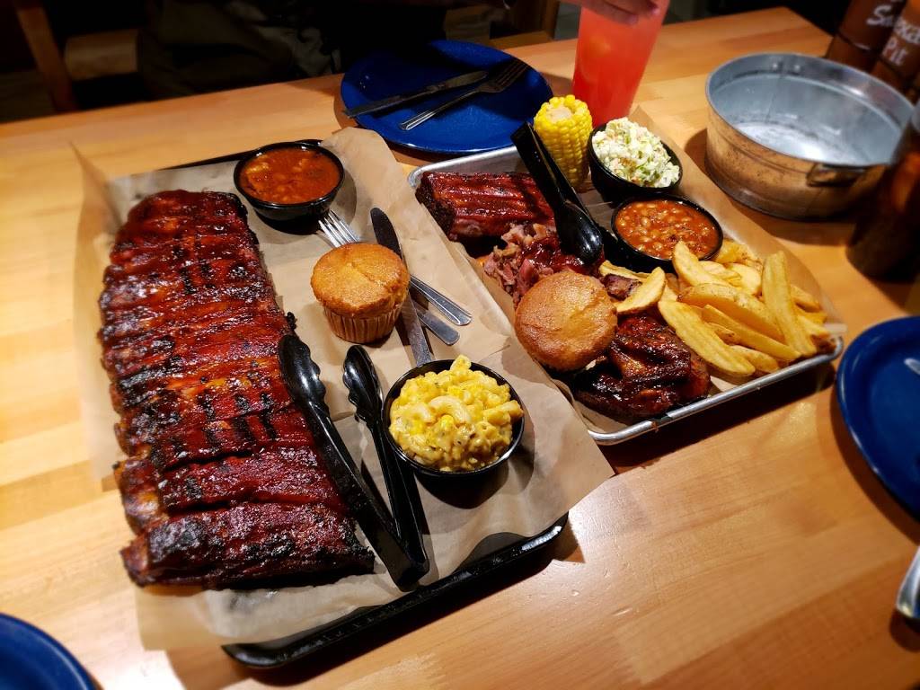 Famous Daves Alameda | restaurant | 2690 5th St Ste B, Alameda, CA 94501, USA | 5107643786 OR +1 510-764-3786