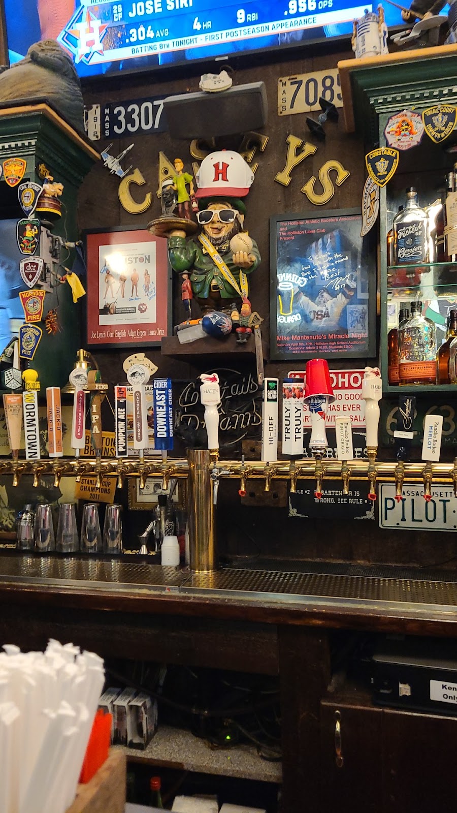 Caseys Pub | restaurant | 81 Railroad St, Holliston, MA 01746, USA | 5084294888 OR +1 508-429-4888