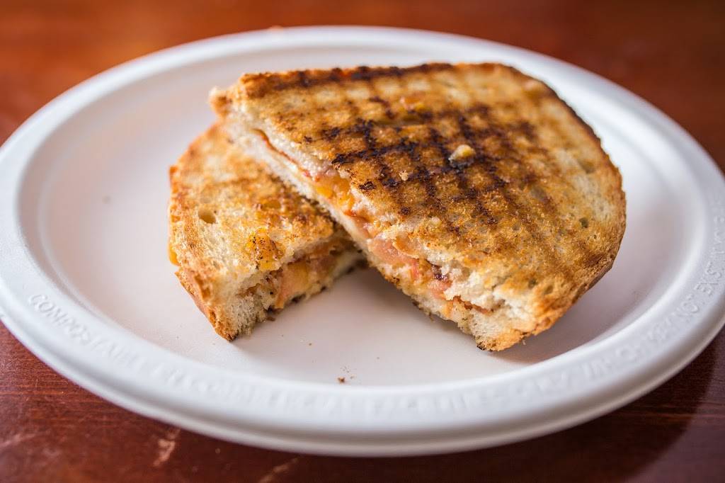 Soupbox | restaurant | 2943 N Broadway, Chicago, IL 60657, USA | 7739359800 OR +1 773-935-9800