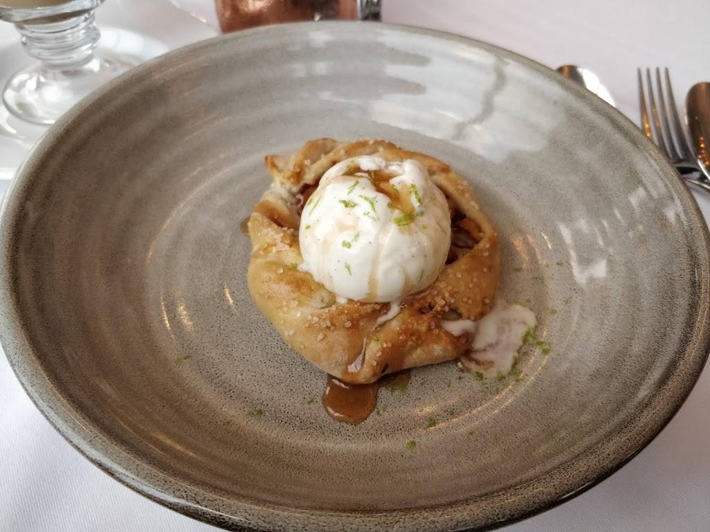 Nikolais Roof | restaurant | Hilton Atlanta, 255 Courtland St NE, Atlanta, GA 30303, USA | 4042216362 OR +1 404-221-6362