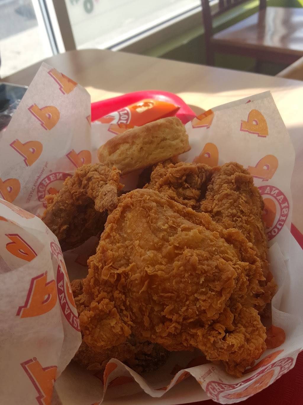 Popeyes Louisiana Kitchen | restaurant | 1251 S Halsted St, Chicago, IL 60607, USA | 3122437711 OR +1 312-243-7711