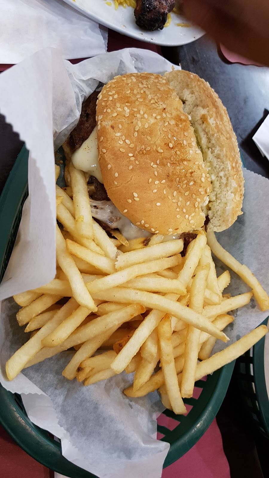 Kabab Paradise | restaurant | 60 Main St, South Bound Brook, NJ 08880, USA | 7326673674 OR +1 732-667-3674