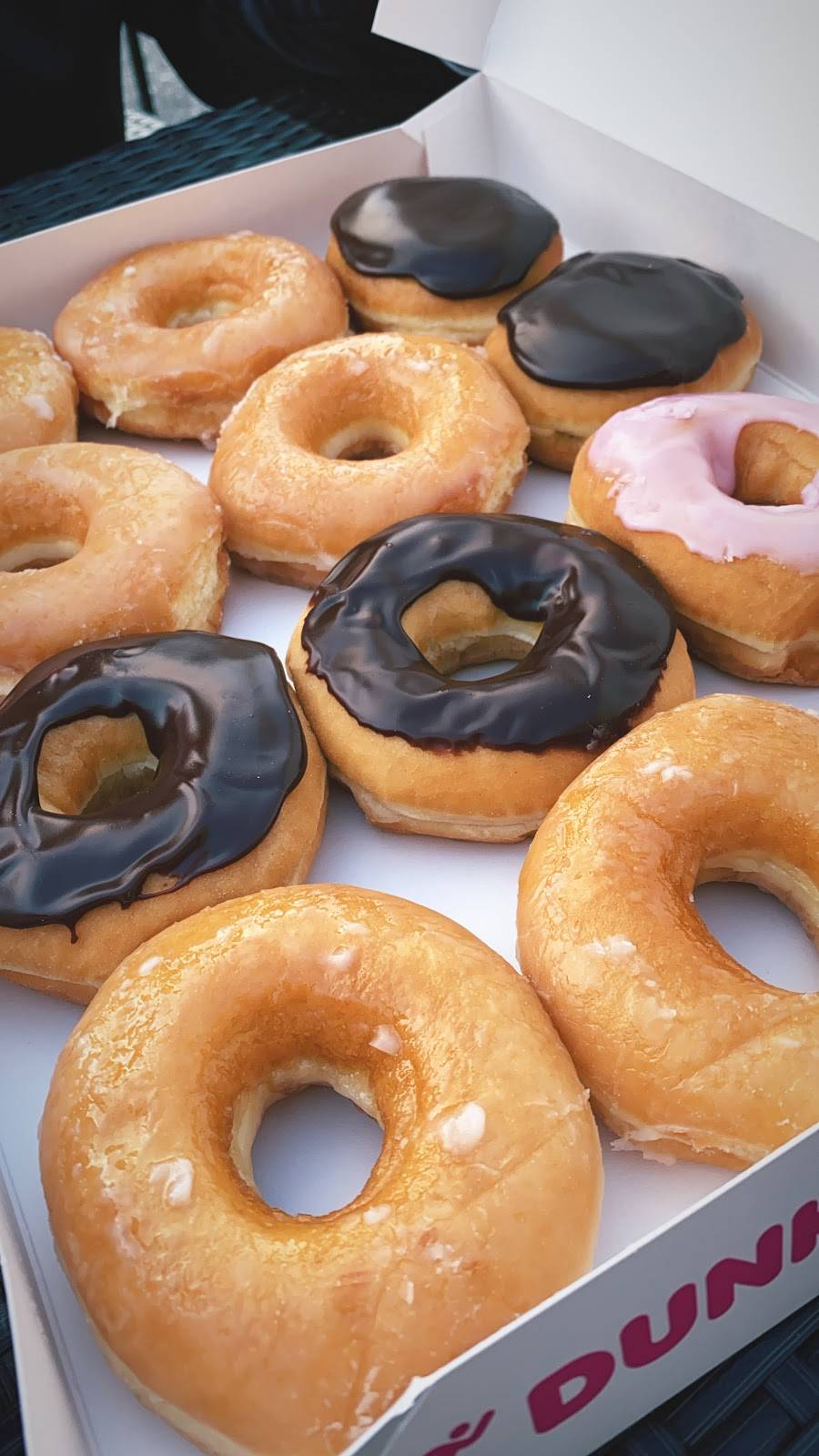 Dunkin | bakery | 13605 S Apopka Vineland Rd, Orlando, FL 32821, USA | 4072387800 OR +1 407-238-7800