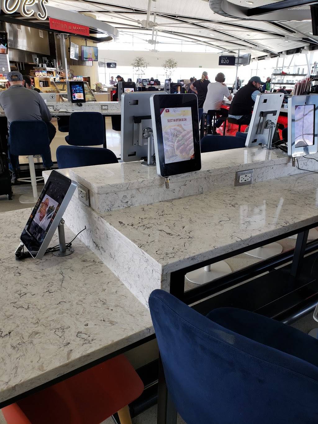 Papa Joes Bistro & Market | restaurant | McNamara Terminal, Between Gates B19 and B21, Worldgateway Pl, Detroit, MI 48242, USA | 7347270056 OR +1 734-727-0056