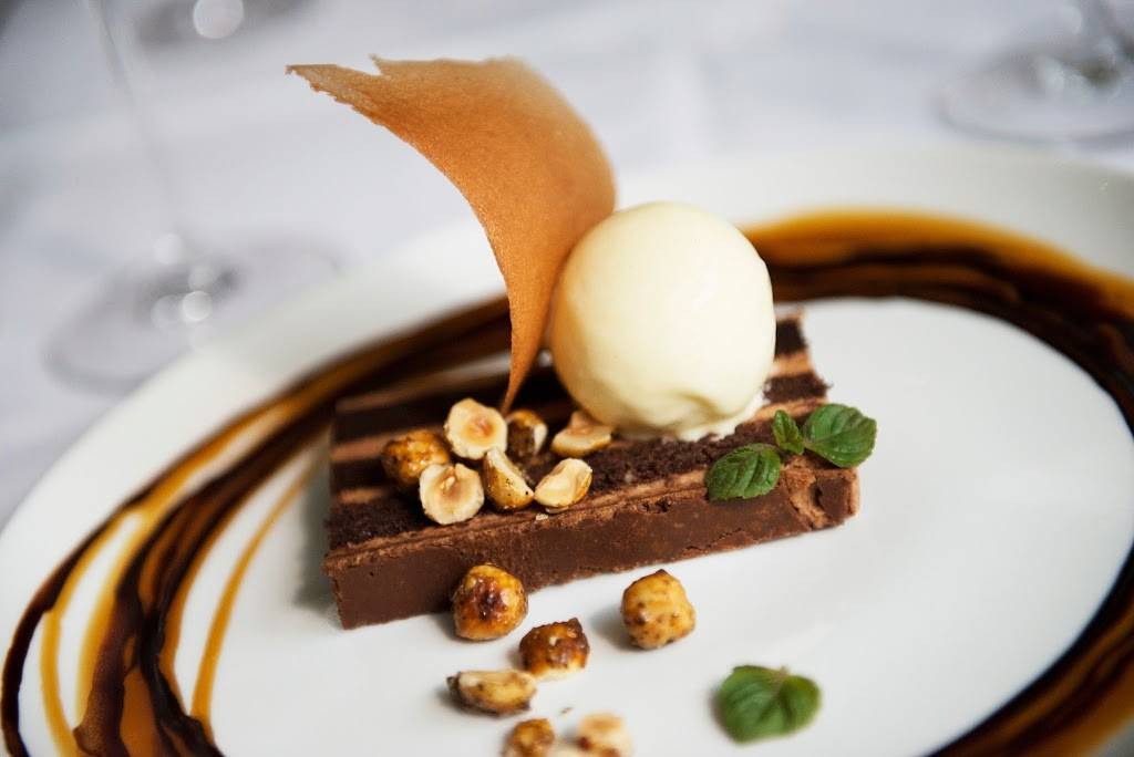 The Oval Room | restaurant | 800 Connecticut Ave NW, Washington, DC 20006, USA | 2024638700 OR +1 202-463-8700