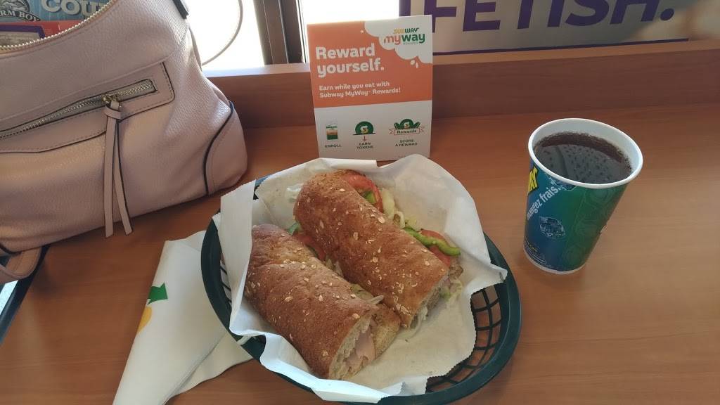 Subway | meal takeaway | 1120 Victoria St N Unit #3, Kitchener, ON N2B 3T2, Canada | 5195790916 OR +1 519-579-0916