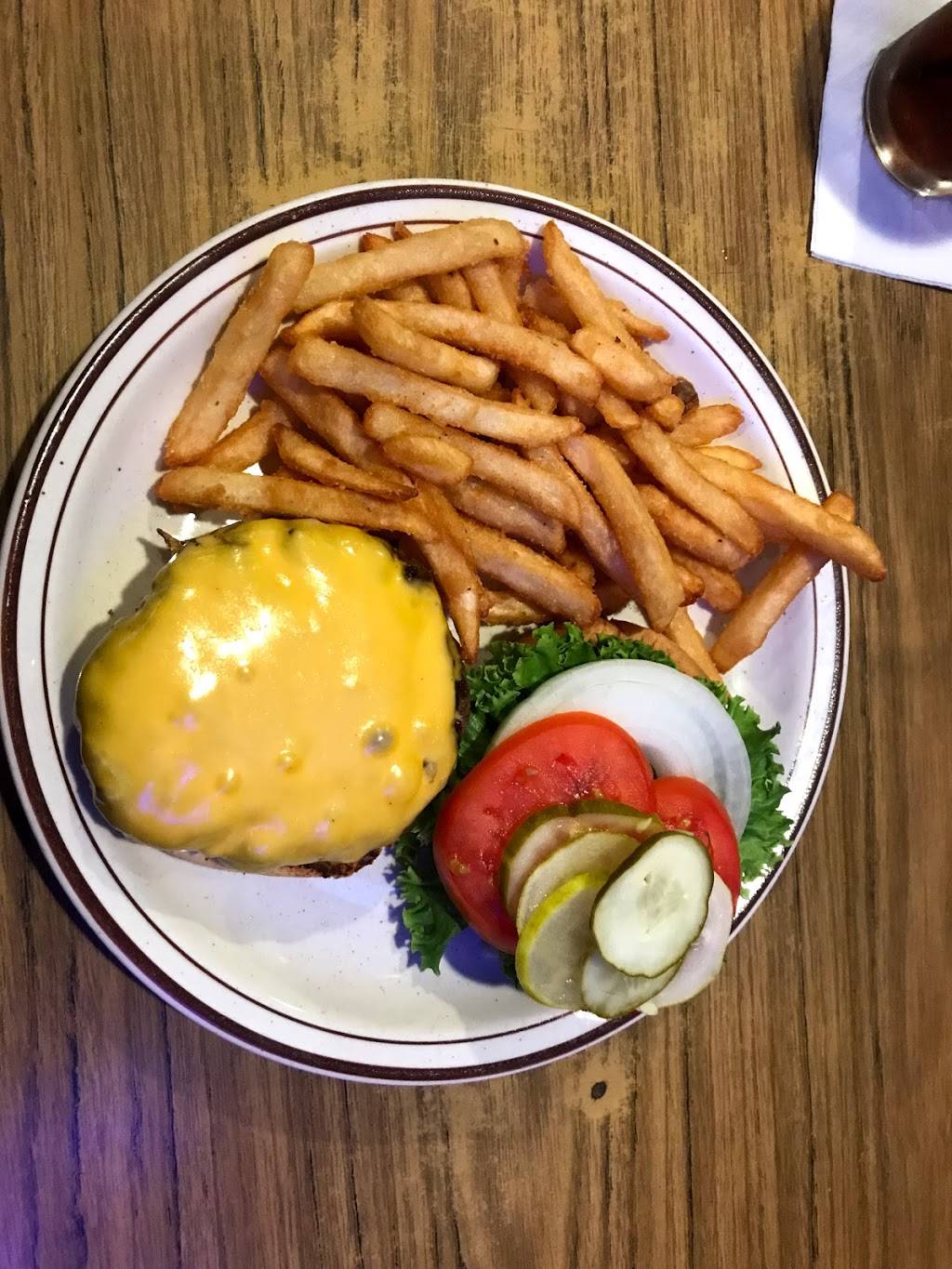 Glengary Inn | restaurant | 1211 Glengary Rd, Wolverine Lake, MI 48390, USA | 2486241868 OR +1 248-624-1868