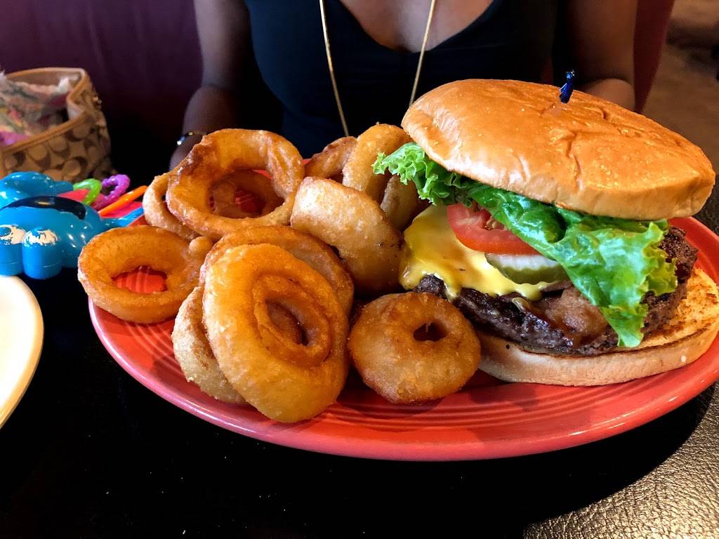 Shields Restaurant Bar Pizzeria | restaurant | 25101 Telegraph Rd, Southfield, MI 48034, USA | 2483562720 OR +1 248-356-2720