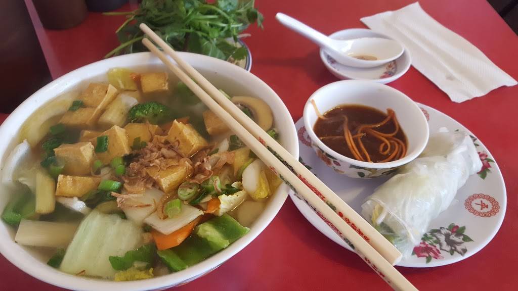Viet Huong Restaurant | restaurant | 7919 E 21st St, Tulsa, OK 74129, USA | 9186641682 OR +1 918-664-1682