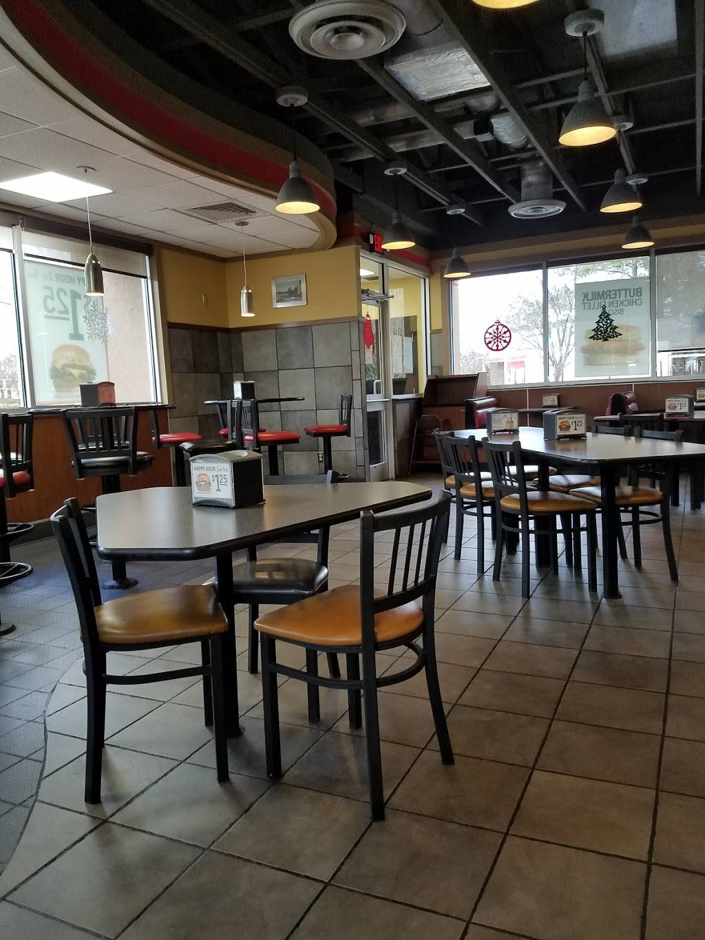 Hardees | restaurant | 1262 N Brightleaf Blvd, Smithfield, NC 27577, USA | 9199345580 OR +1 919-934-5580