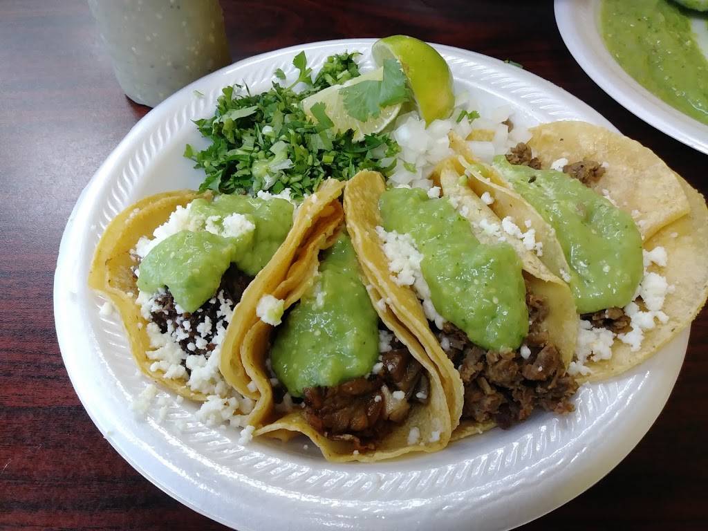 Tacos La Banqueta | restaurant | 2007 Southeast Pkwy, Arlington, TX 76018, USA | 6822761577 OR +1 682-276-1577