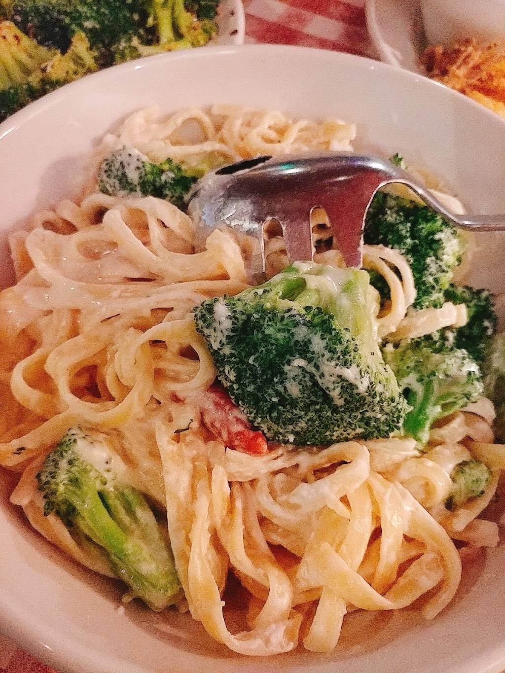 Buca di Beppo Italian Restaurant | restaurant | 505 W Foothill Blvd, Claremont, CA 91711, USA | 9093993287 OR +1 909-399-3287