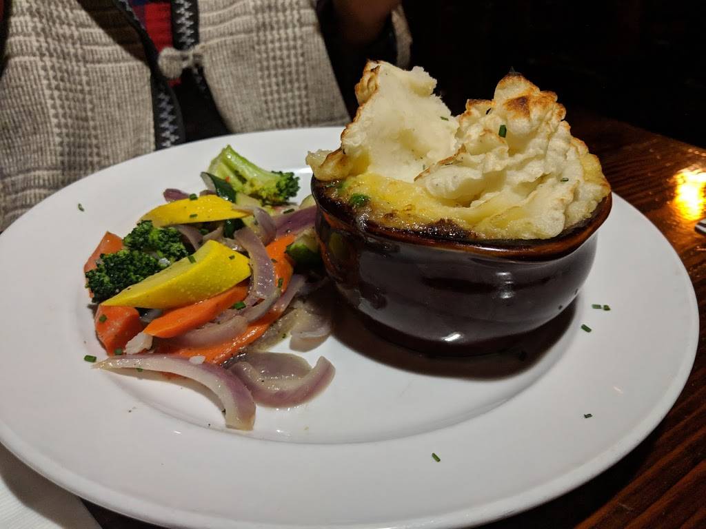 Hooleys Public House | restaurant | 5500 Grossmont Center Dr #247, La Mesa, CA 91942, USA | 6197136900 OR +1 619-713-6900